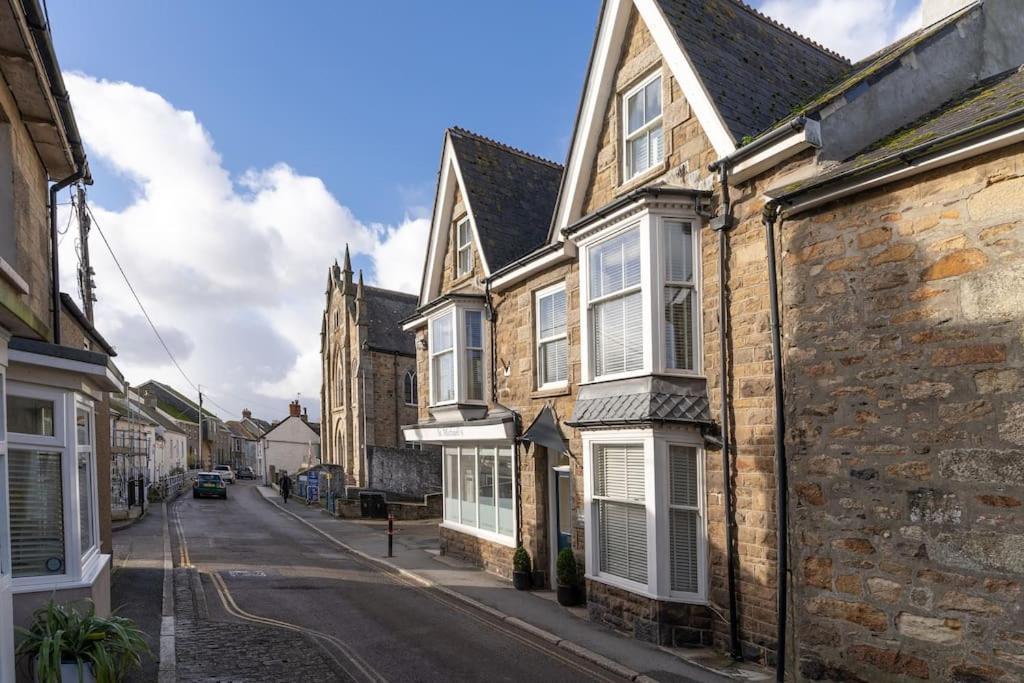 Room 2 Hotel Style Double Bedroom In Marazion Bagian luar foto